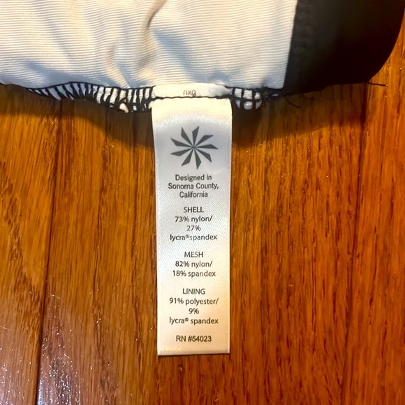 Athleta floral print crop top size small - Picture 6 of 6